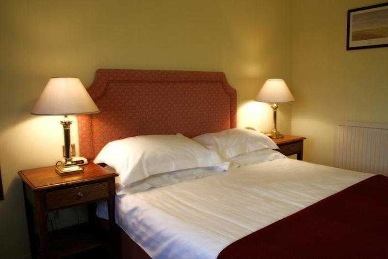 Wild Boar Hotel Beeston  Exteriör bild